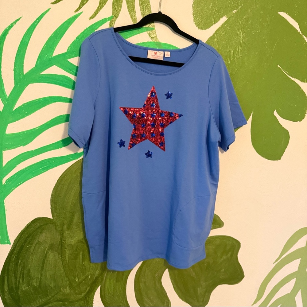 Quacker Factory Blue Short Sleeve Tee with Red Sequin Star